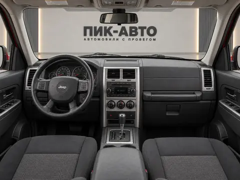 Jeep Cherokee 2008, панель приборов