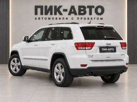 Jeep Grand Cherokee 2012, вид сзади