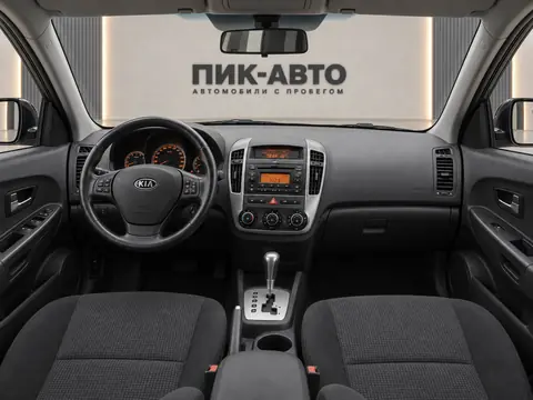 Kia Cee'd 2008, панель приборов
