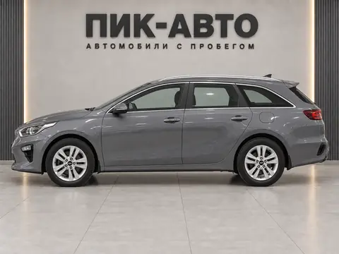 Kia Cee'd 2020, вид сбоку