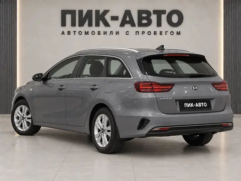 Kia Cee'd 2020, вид сзади