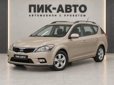 Kia Cee'd 2010, вид спереди