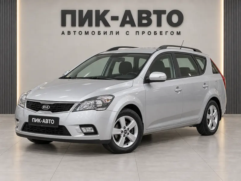 Kia Cee'd 2011 — с пробегом, универсал, серебристый, вид спереди