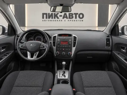 Kia Cee'd 2011, панель приборов