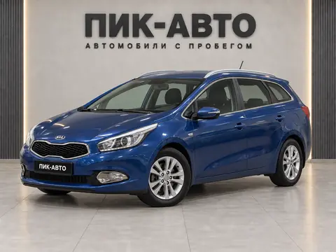 Kia Cee'd 2013, вид спереди
