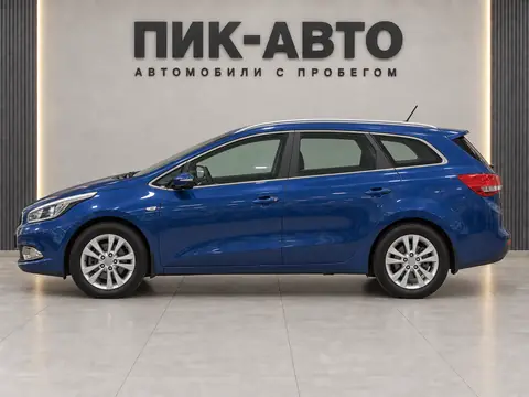 Kia Cee'd 2013, вид сбоку