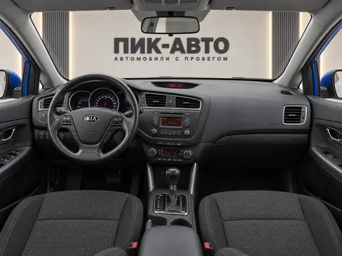 Kia Cee'd 2013, панель приборов