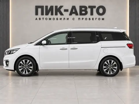 Kia Carnival 2018, вид сбоку