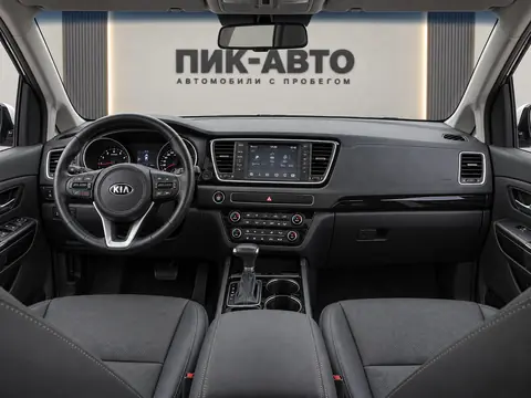 Kia Carnival 2018, панель приборов