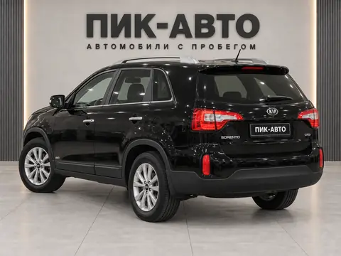 Kia Sorento 2014, вид сзади