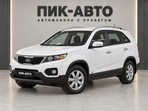 Kia Sorento 2013, вид спереди