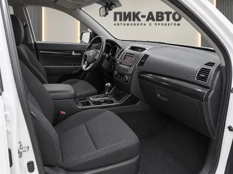 Kia Sorento 2013, салон