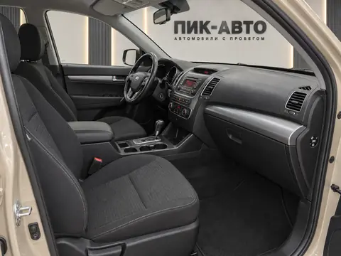 Kia Sorento 2013, салон