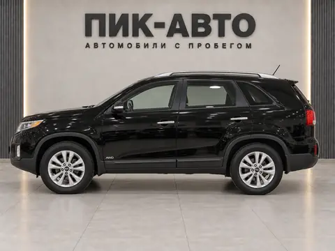 Kia Sorento 2014, вид сбоку