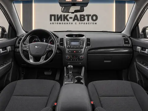 Kia Sorento 2014, панель приборов