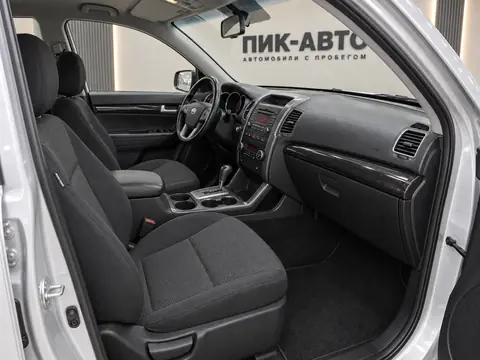 Kia Sorento 2012, салон