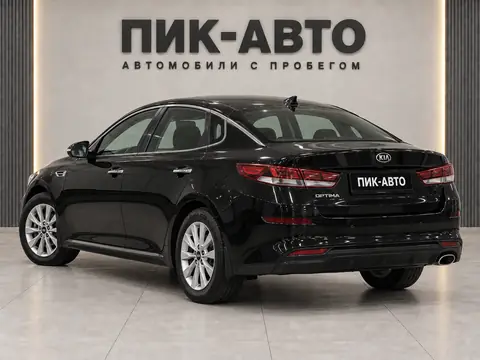 Kia Optima 2018, вид сзади