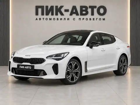 Kia Stinger 2021, вид спереди