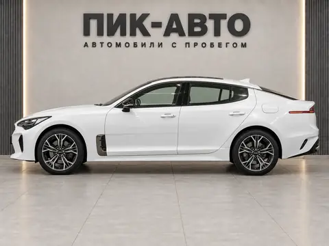 Kia Stinger 2021, вид сбоку