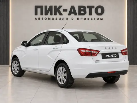 Lada Vesta 2018, вид сзади
