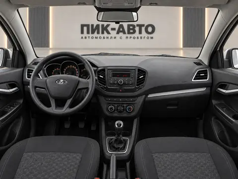 Lada Vesta 2018, панель приборов