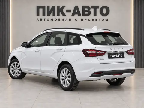 Lada Vesta 2023, вид сзади