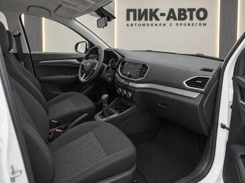 Lada Vesta 2023, салон