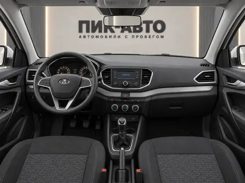 Lada Vesta 2023, панель приборов