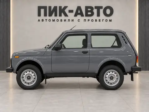 Lada Niva 2020, вид сбоку