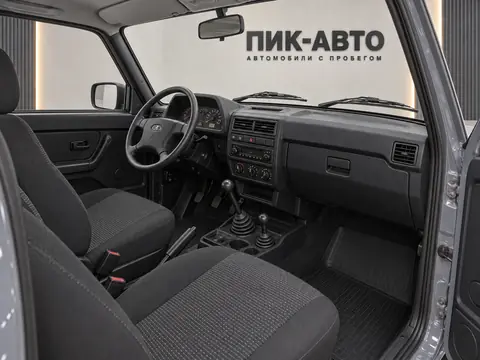 Lada Niva 2020, салон