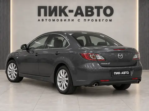Mazda 6 2011, вид сзади