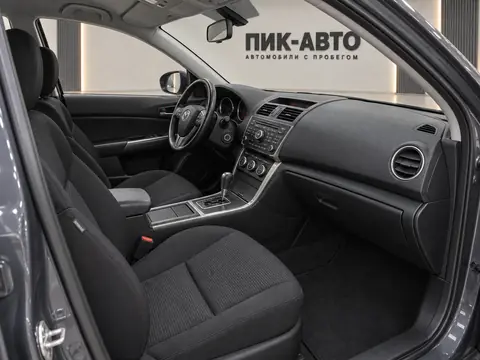 Mazda 6 2011, салон