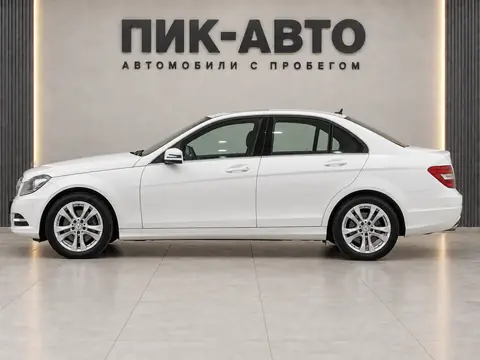Mercedes-Benz C 180 2011, вид сбоку