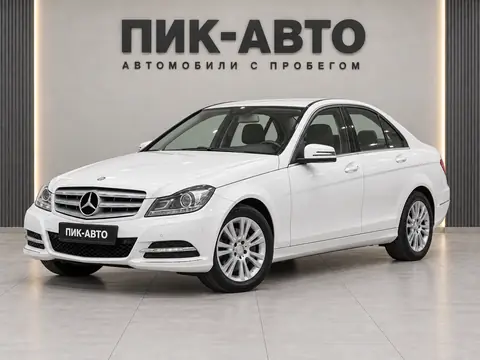 Mercedes-Benz C 180 2013, вид спереди