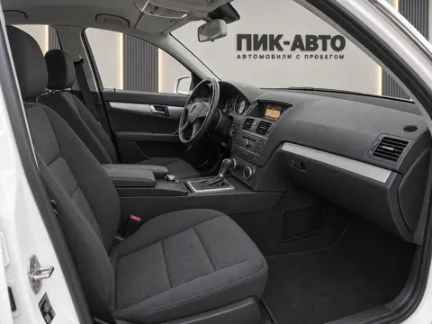 Mercedes-Benz C 180 CGI 2010, салон
