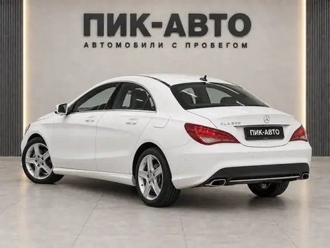 Mercedes-Benz CLA 200 2014, вид сзади