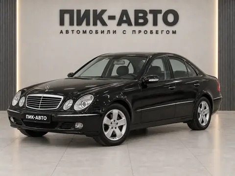 Mercedes-Benz E 200 2004, вид спереди