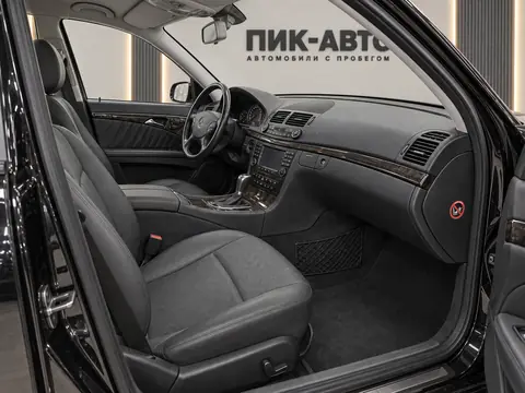 Mercedes-Benz E 200 2004, салон