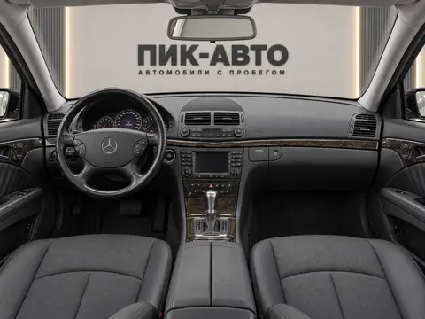 Mercedes-Benz E 200 2004, панель приборов