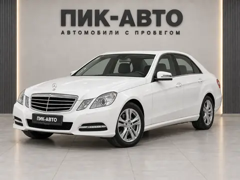 Mercedes-Benz E 200 2011, вид спереди