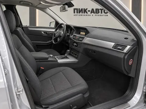 Mercedes-Benz E 200 2012, салон