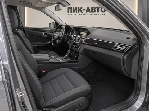 Mercedes-Benz E 200 2012, салон