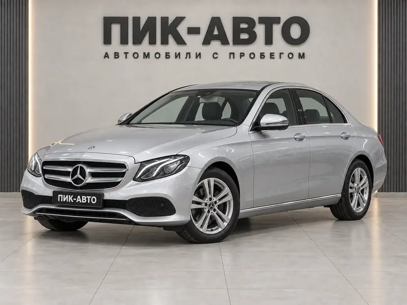 Mercedes-Benz E 200 2016 — с пробегом, седан, серебристый, вид спереди