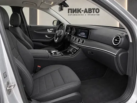 Mercedes-Benz E 200 2016, салон