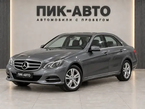 Mercedes-Benz E 200 2013, вид спереди