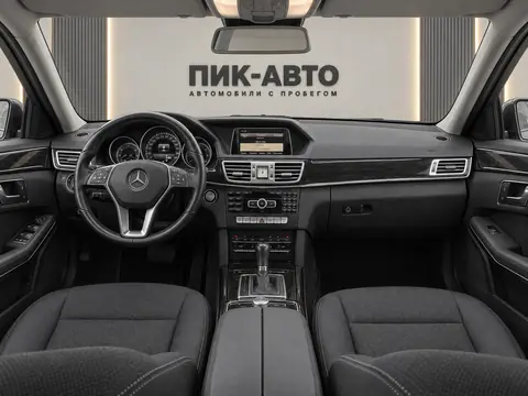 Mercedes-Benz E 200 2013, панель приборов