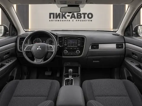 Mitsubishi Outlander 2014, панель приборов
