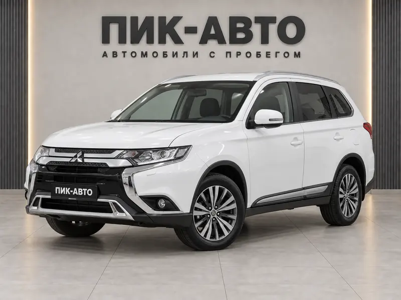 Mitsubishi Outlander 2020 — с пробегом, внедорожник, белый, вид спереди