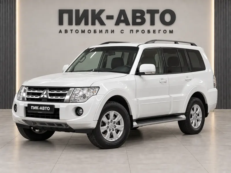 Mitsubishi Pajero LWB 2011 — с пробегом, внедорожник, белый, вид спереди