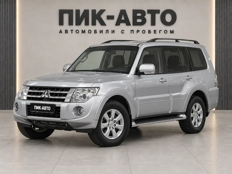 Mitsubishi Pajero LWB 2011 — с пробегом, внедорожник, серебристый, вид спереди